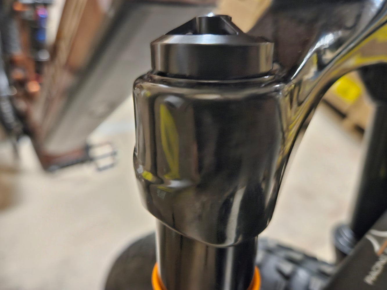 Bronze Juggernaut Ultra FS Pro 1 Large 27.5x3