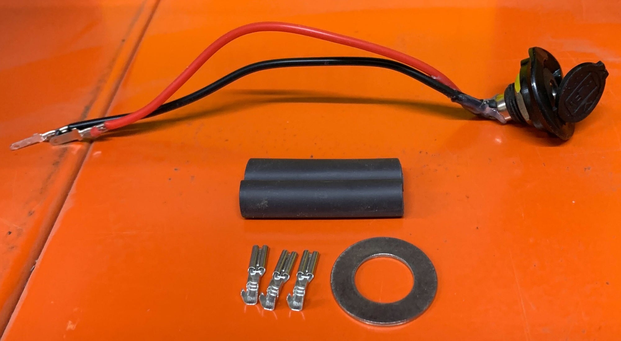 Charging Port - SYR006 Frame Side - Hub Duo